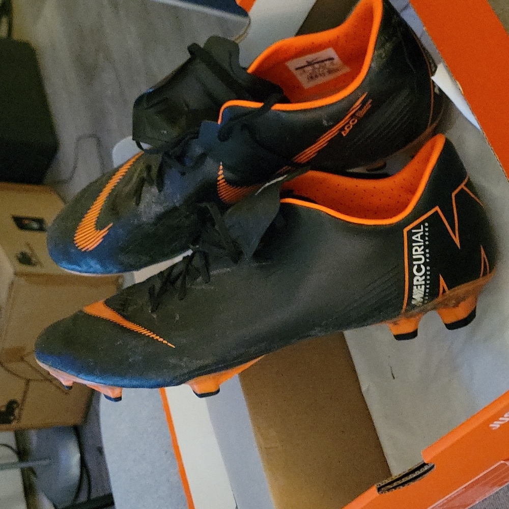 Mens soccer cleats